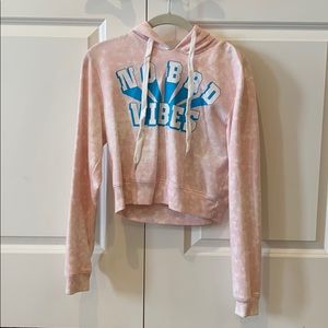 No Bad Vibes Cropped Hoodie!